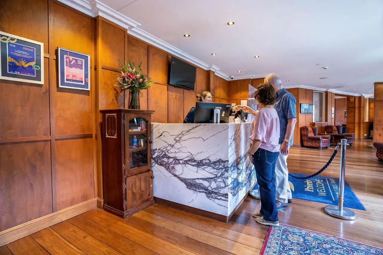 Mercure Canberra Hotel