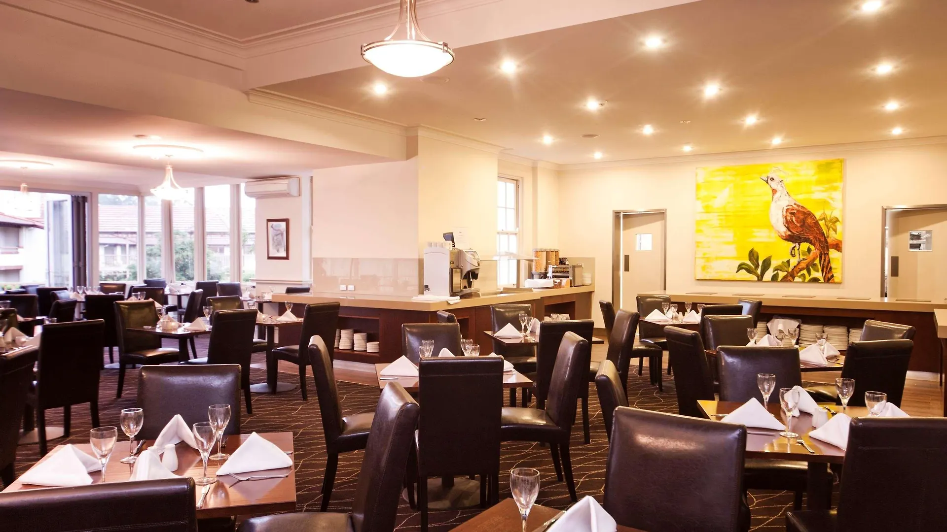 **** Hotel Mercure Canberra Australia