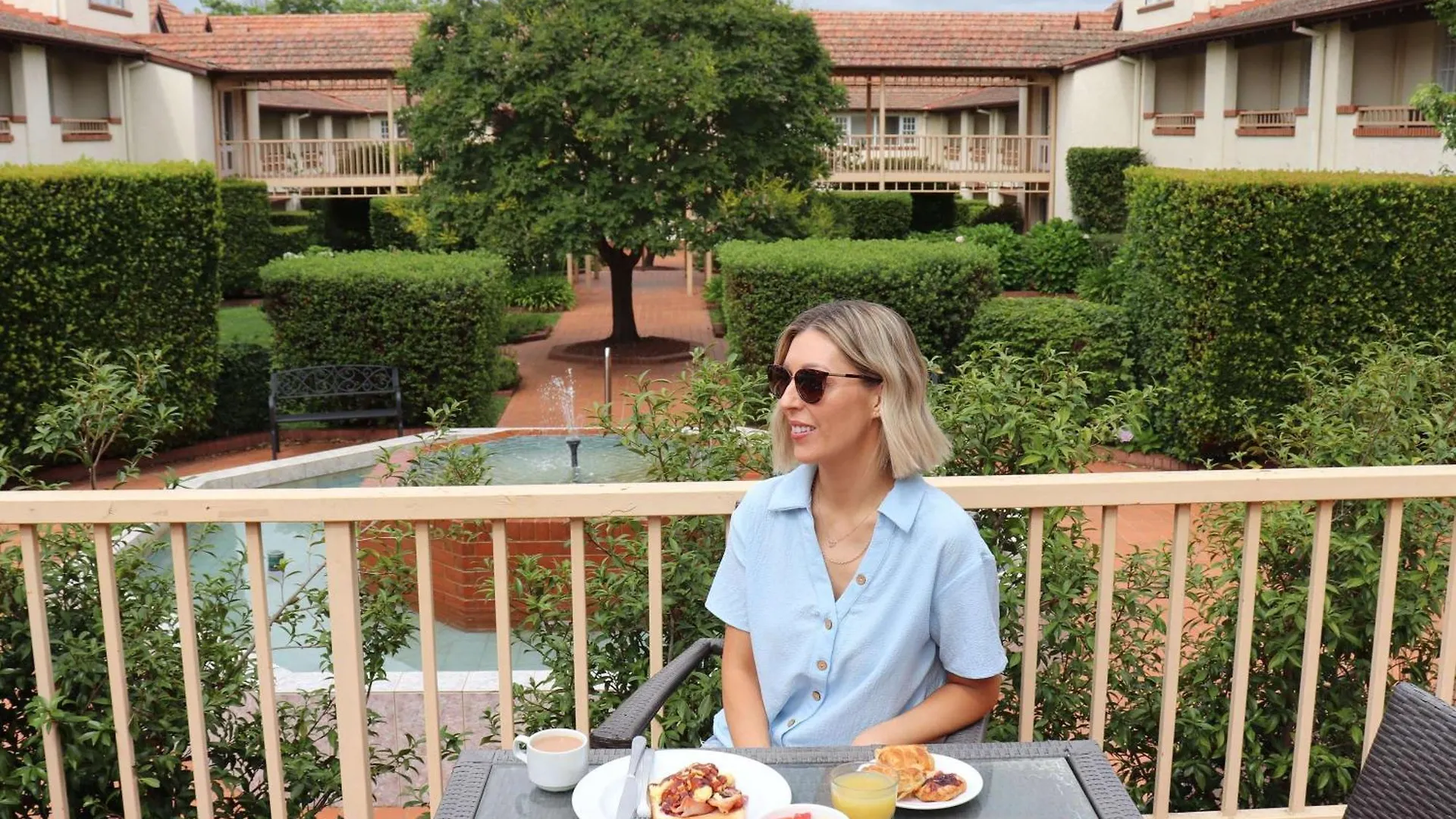 Mercure Canberra 4*,  Australia
