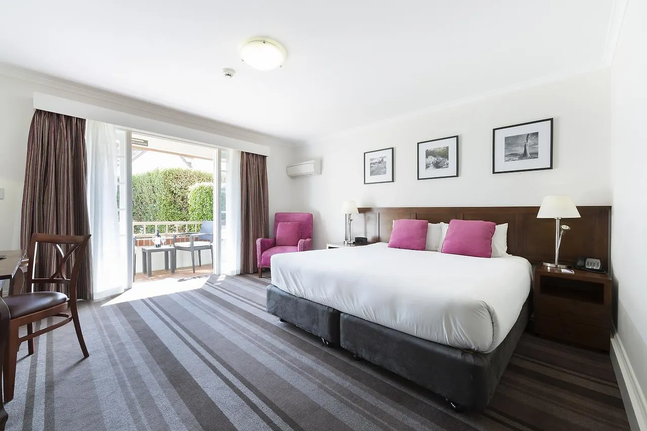 Mercure Canberra 4*,  Australia