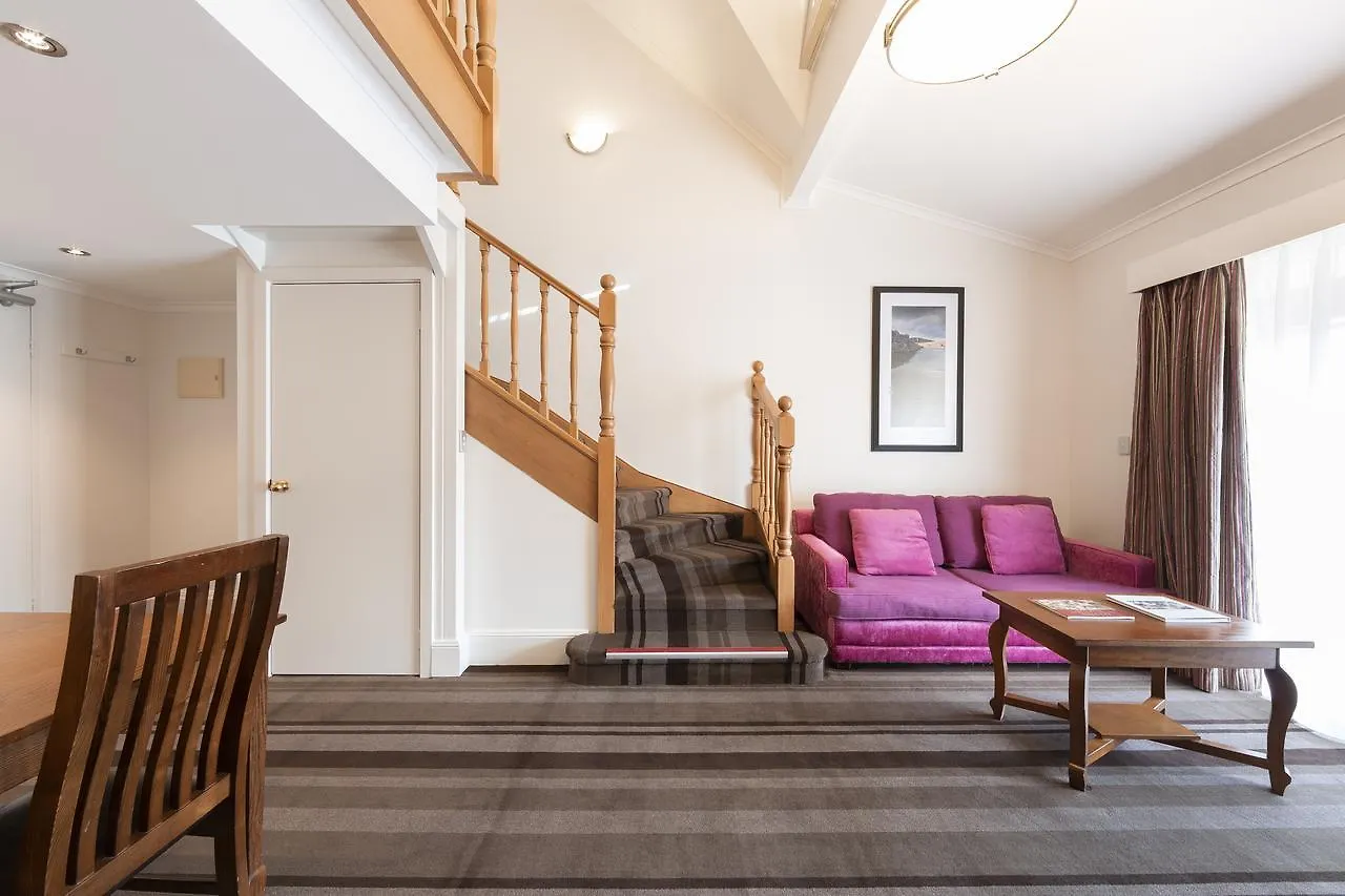 Mercure Canberra Hotel